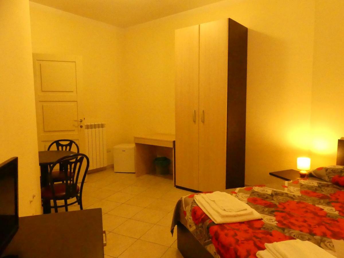 Beb 2000 Hotel Sassari Kültér fotó
