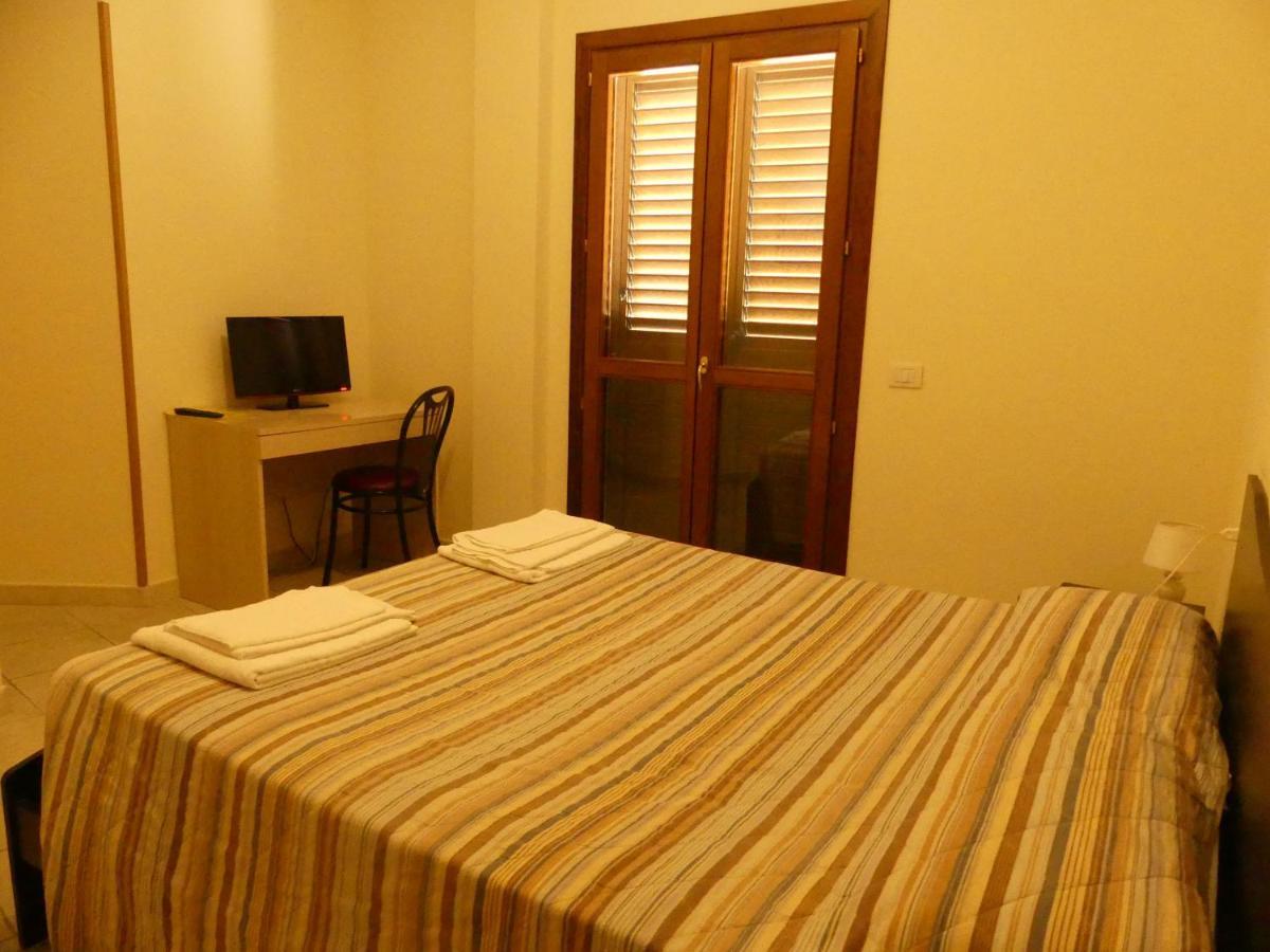 Beb 2000 Hotel Sassari Kültér fotó